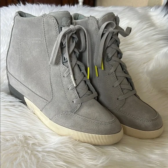 Sorel Gray Suede Wedge Boots size 10 - Picture 4 of 10